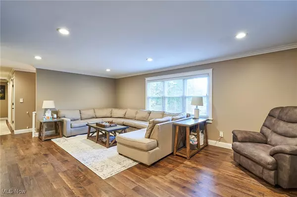 Cuyahoga Falls, OH 44223,1818 Joan of Arc CIR