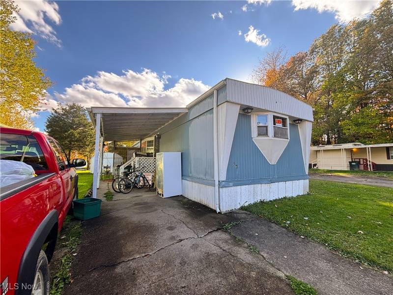 57 Redwood DR, Beloit, OH 44609