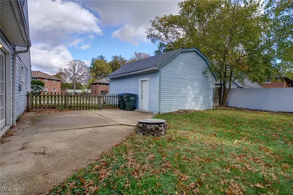 Cuyahoga Falls, OH 44221,1120 Saxe AVE