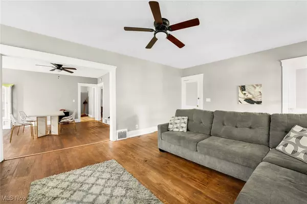 Cleveland Heights, OH 44118,1676 Glenmont RD