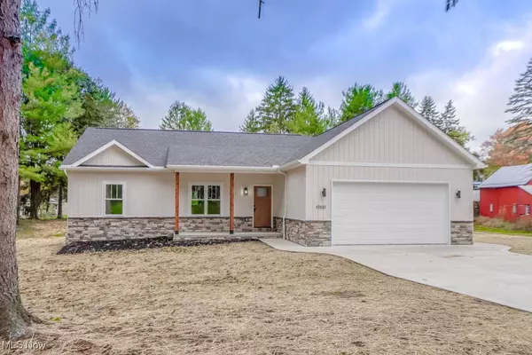 13025 Sunset CIR NW, Uniontown, OH 44685