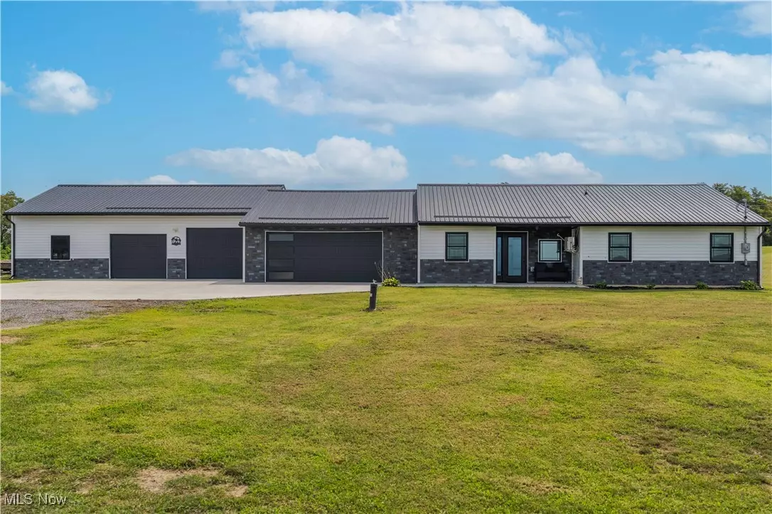 Coshocton, OH 43749,16842 Township Road 118