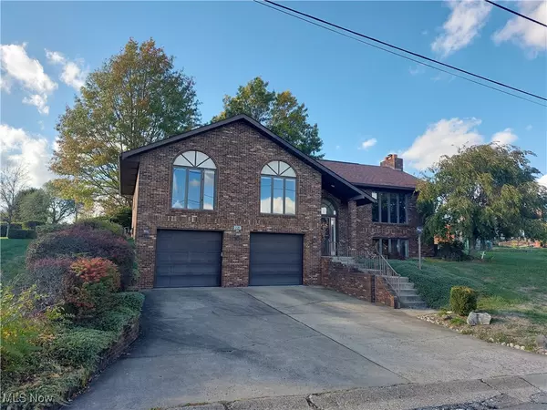 221 Rosemont AVE, Steubenville, OH 43952