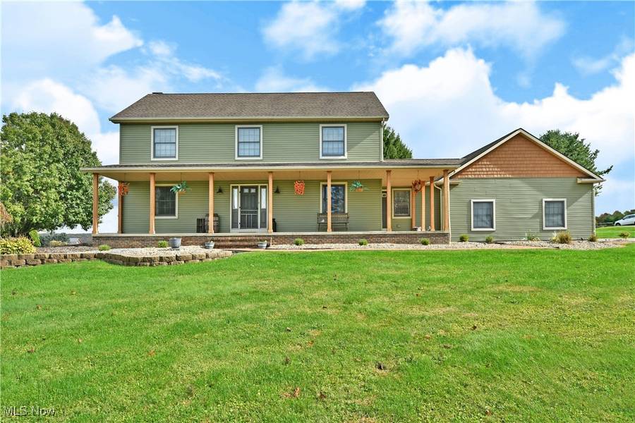 2486 Waynewood DR NE, Fowler, OH 44418