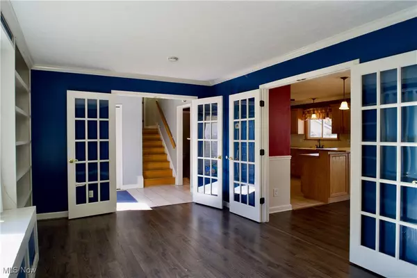 North Olmsted, OH 44070,28130 Angela DR