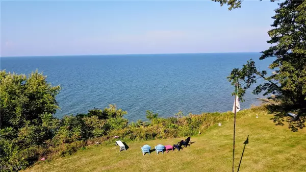 Conneaut, OH 44030,7842 Cleveland DR