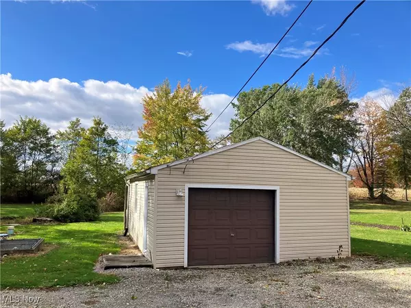 Cortland, OH 44410,6247 Love Warner RD