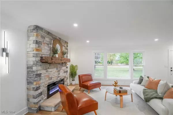 Seven Hills, OH 44131,7731 Mccreary RD