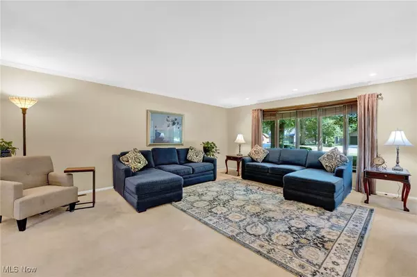 Strongsville, OH 44149,8746 Barton DR