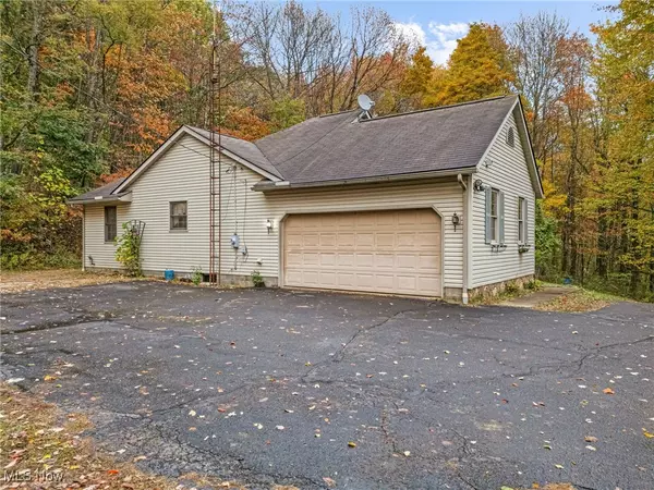 East Canton, OH 44730,7205 Mapleton ST SE