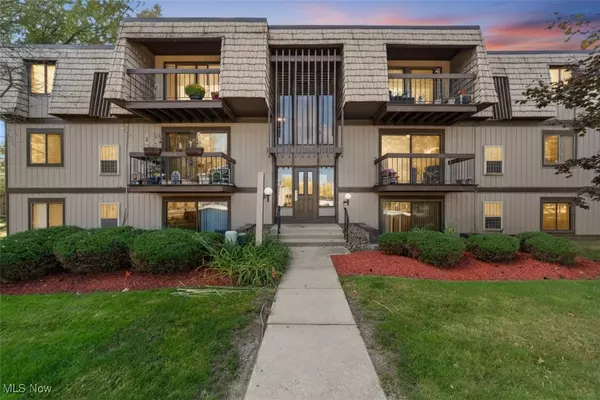 9510 Cove DR #C-12, North Royalton, OH 44133