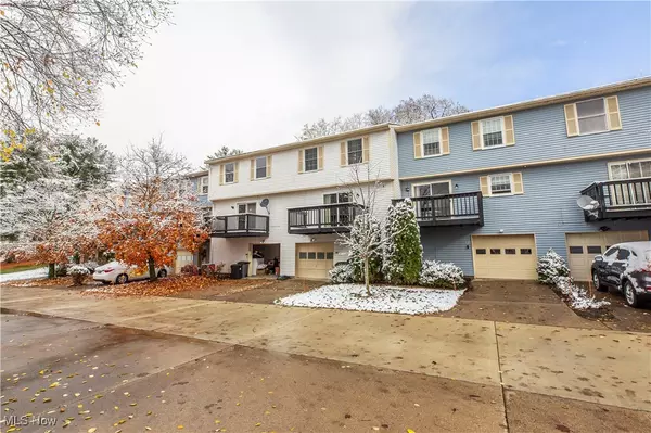 Akron, OH 44313,147 Quaker Ridge DR