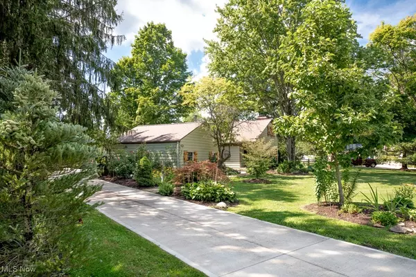 Hudson, OH 44236,7536 Valerie LN