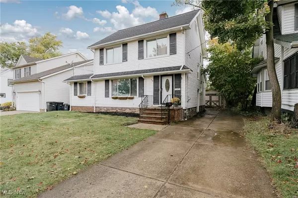 Lyndhurst, OH 44124,5243 Oakmont DR