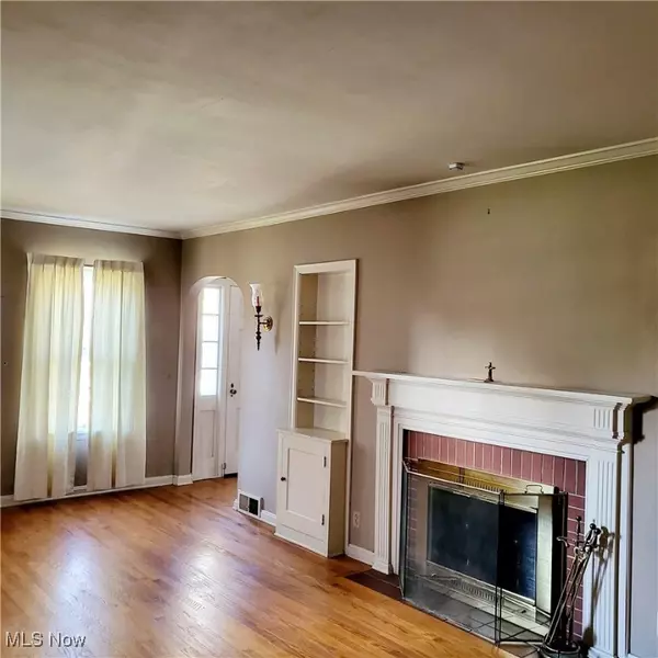 Lorain, OH 44052,1357 W 2nd ST