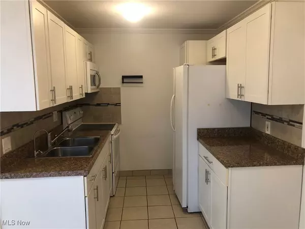 Mayfield Heights, OH 44124,1402 Golden Gate BLVD #G102