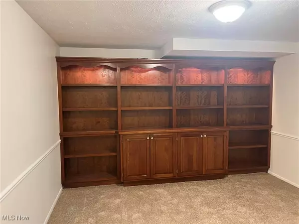 Fairview Park, OH 44126,4336 W 196th ST