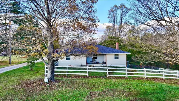 966 State Route 555, Little Hocking, OH 45742