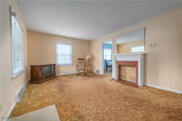 Wickliffe, OH 44092,1854 E 300th ST