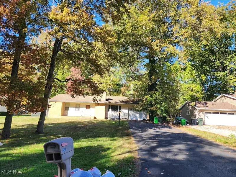 2115 Samira, Stow, OH 44224