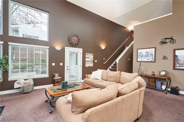 Akron, OH 44307,108 Furnace Run DR