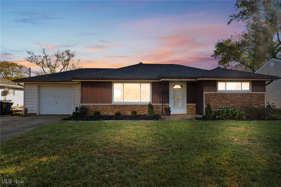 885 Lake Breeze RD, Sheffield Lake, OH 44054