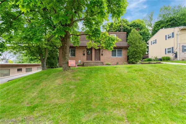 North Canton, OH 44720,322 Schneider ST SE