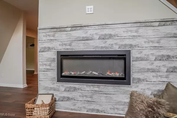 Aurora, OH 44202,10247 Smugglers CV