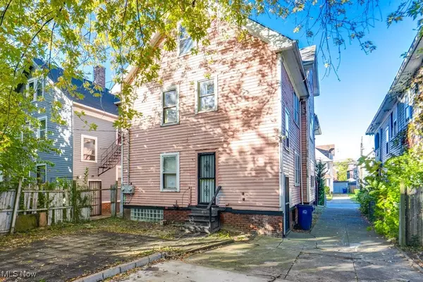 Cleveland, OH 44110,429 E 148th ST