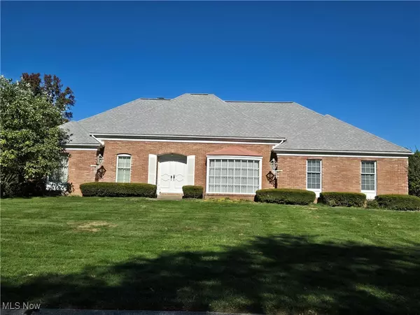 3859 Troon DR, Uniontown, OH 44685