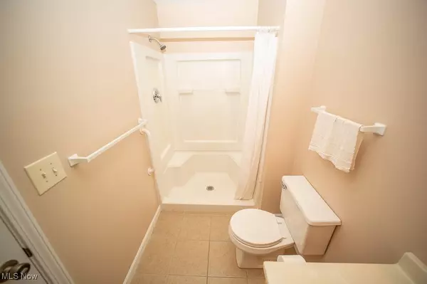 Lorain, OH 44053,6215 Hidden Creek DR #117