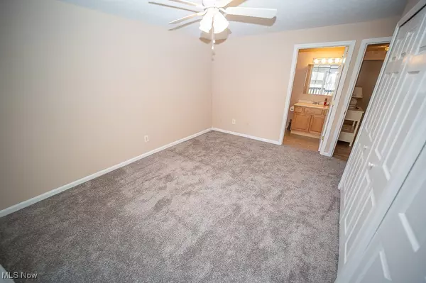 Lorain, OH 44053,6215 Hidden Creek DR #117