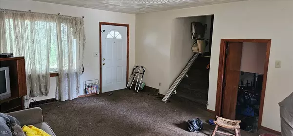 Akron, OH 44307,1302 East AVE