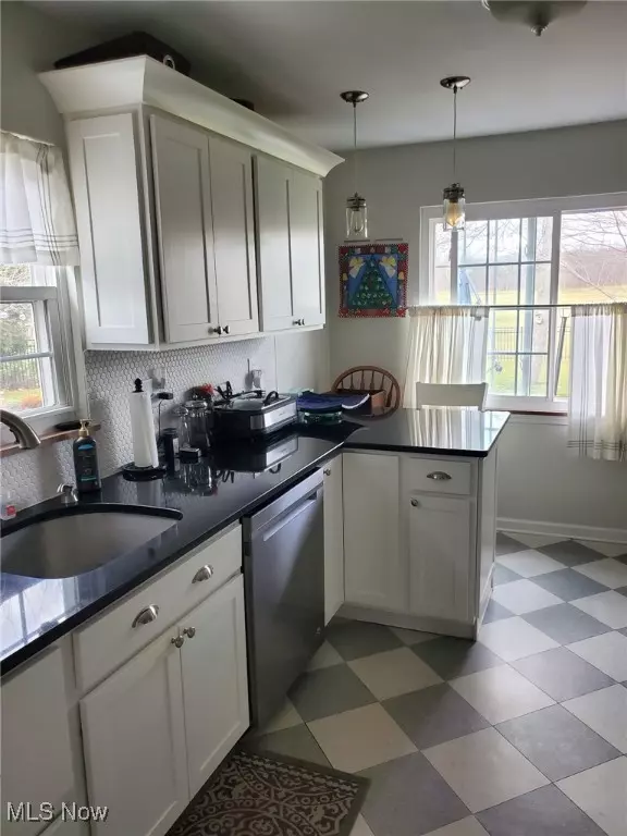 Hudson, OH 44236,483 Atterbury BLVD