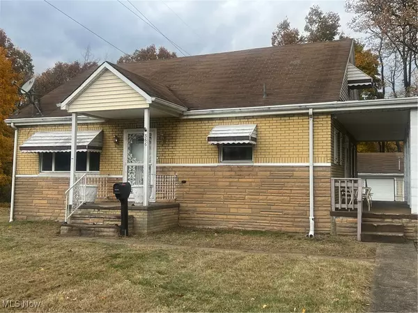 366 Douglas ST NW, Warren, OH 44483