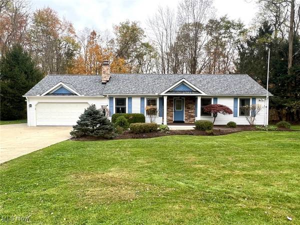 Newbury, OH 44065,14205 Country River LN