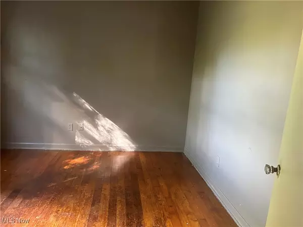 Youngstown, OH 44509,122 S Bon Air AVE