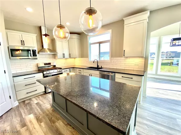 Uniontown, OH 44685,2273 Ledgestone DR NW