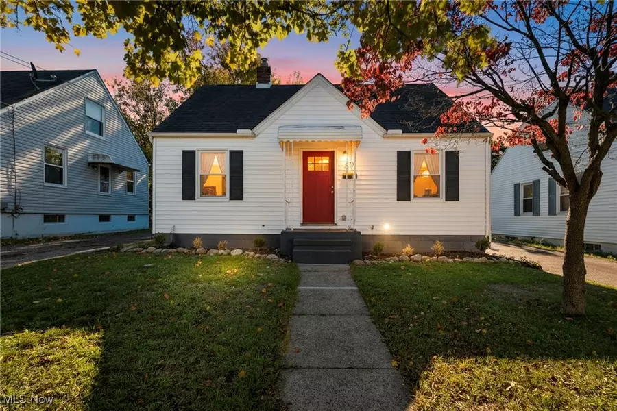 824 Austin AVE, Akron, OH 44306