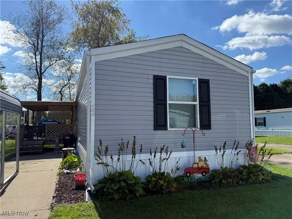 22 Edgewood DR #22, Coshocton, OH 43844