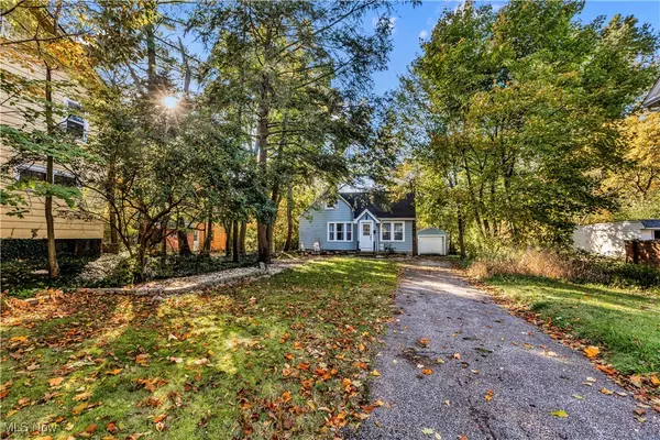 Cleveland Heights, OH 44118,1602 Rydalmount RD