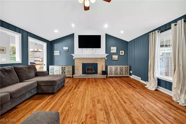 Chagrin Falls, OH 44023,7436 Chagrin RD