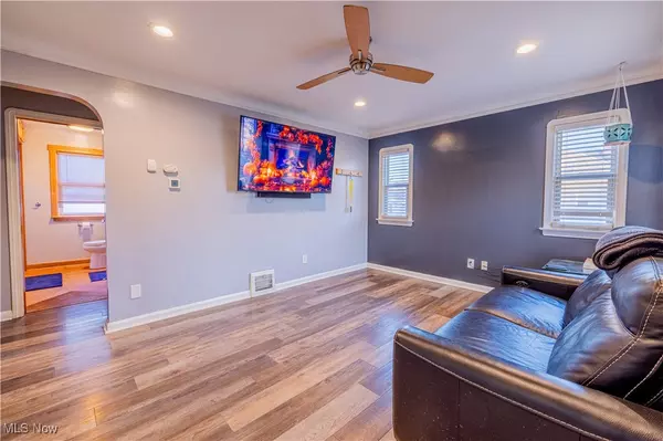 Cleveland, OH 44135,13402 Saint James AVE