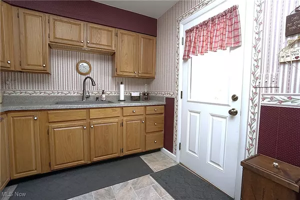 Ashtabula, OH 44004,1109 E 18th ST