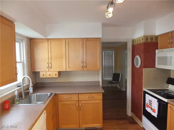 Parma, OH 44134,4212 Tuxedo AVE