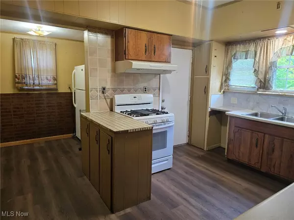 Youngstown, OH 44504,236 Fairgreen AVE