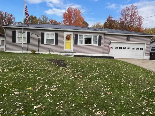 4041 Fairlawn Heights DR SE, Warren, OH 44484