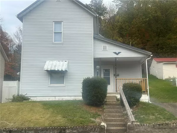1628 Hay AVE, Coshocton, OH 43812