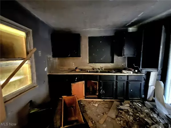 Cleveland, OH 44118,3957 Strandhill RD