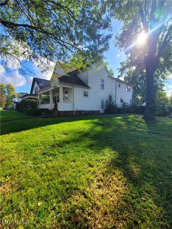 New Philadelphia, OH 44663,836 Miller AVE NW